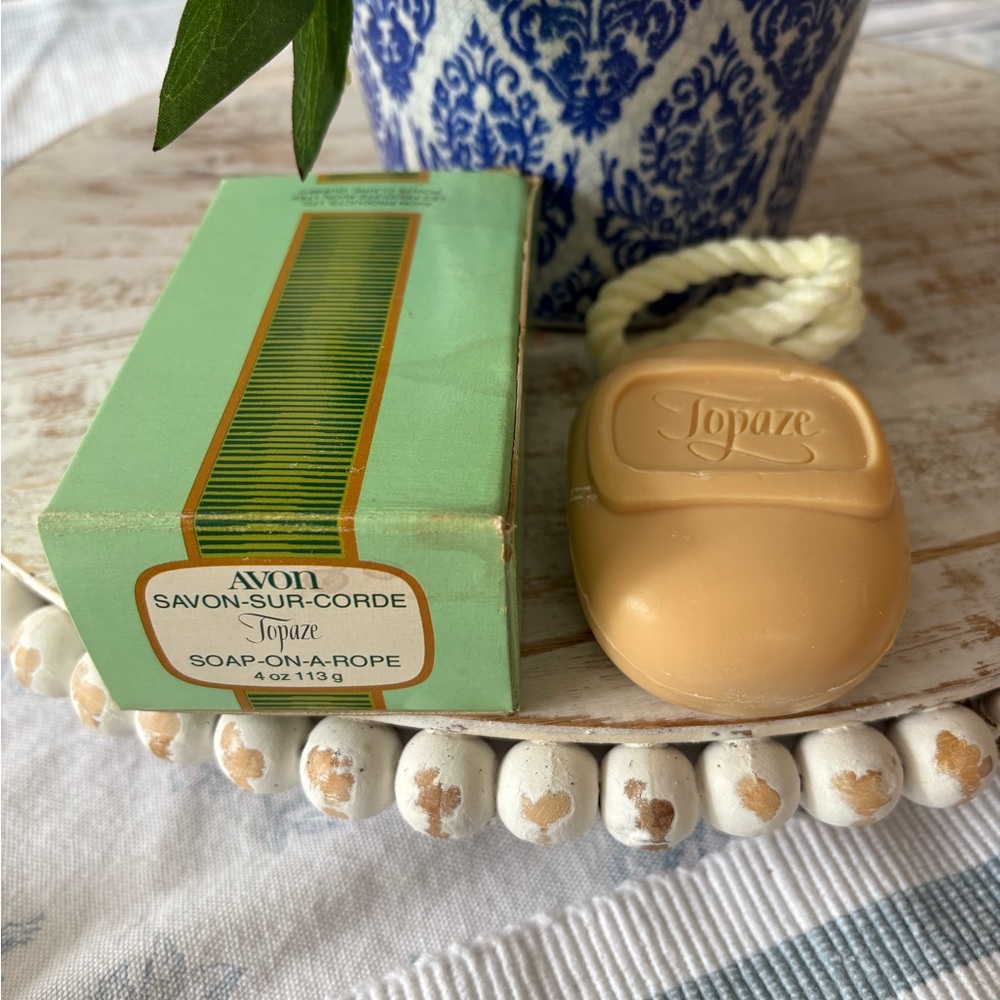 Vintage Avon Topaze Soap on a rope 113 g